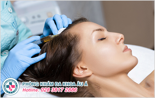 Phương pháp sử dụng thiết bị đặc biệt tạo ra xung điện từ truyền các dưỡng chất thiết yếu vào sâu chân tóc