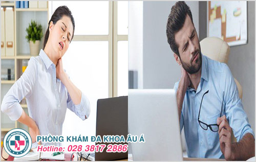 Đi vệ sinh ra máu tươi ở hậu môn