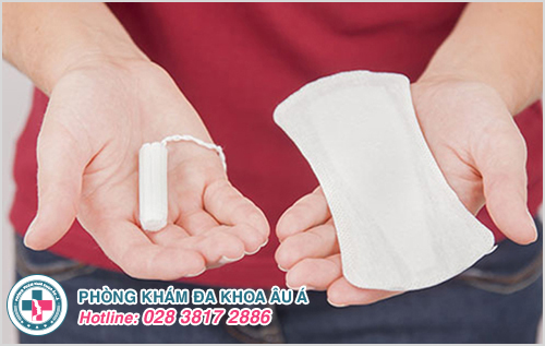 Thay tampon hoặc băng vệ sinh từ 4 – 6 tiếng/1 lần