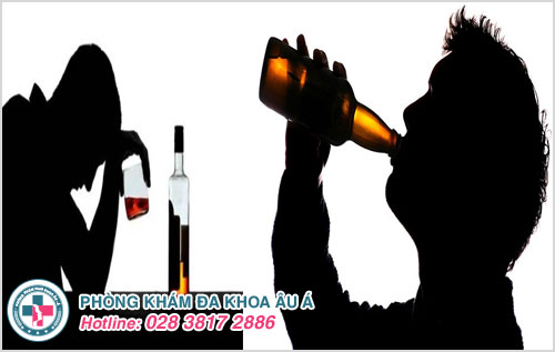 Lạm dụng bia rượu sẽ gây tác dụng xấu đến sức khỏe và nguyên nhân gây viêm tuyến tiền liệt